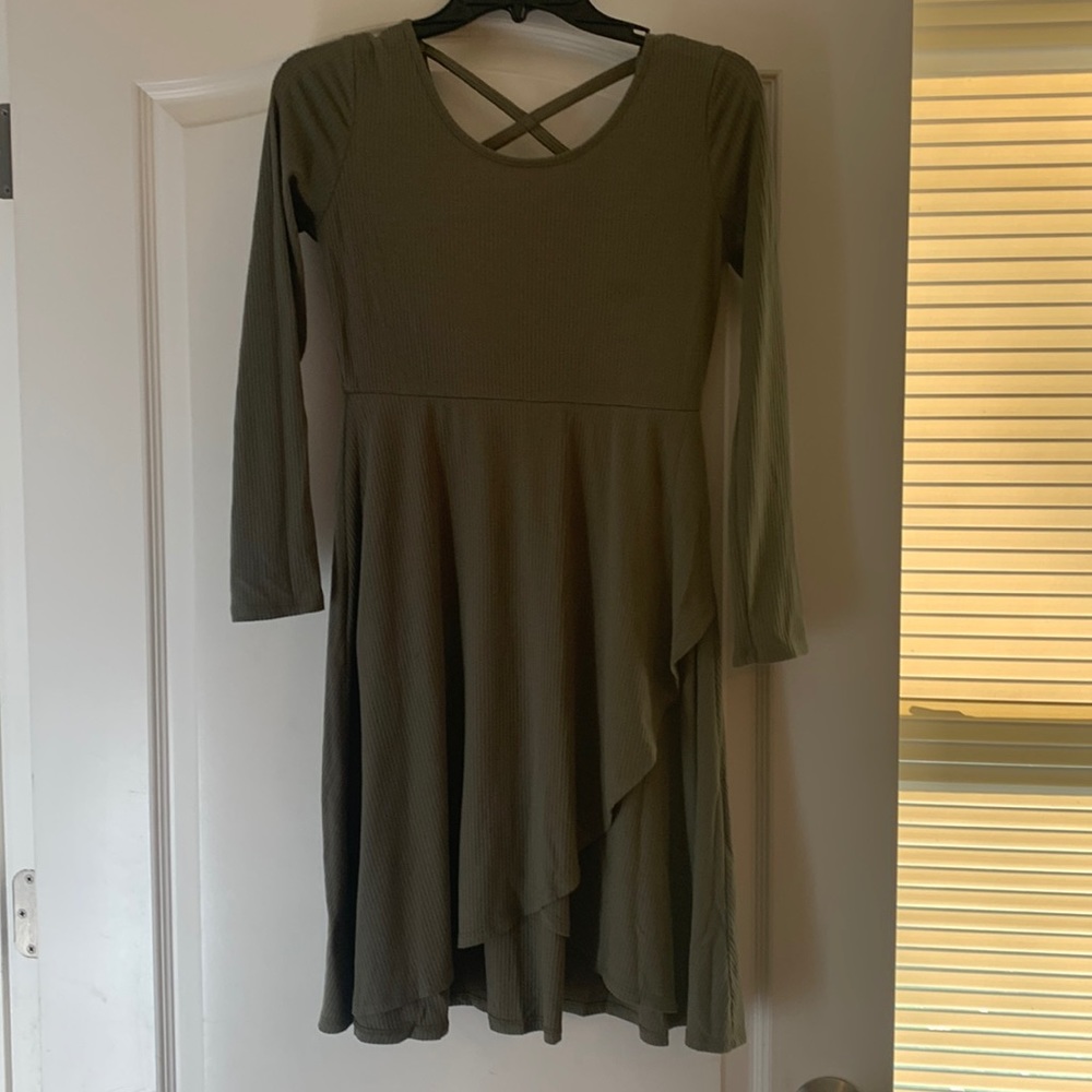 Girls long sleeve dress.